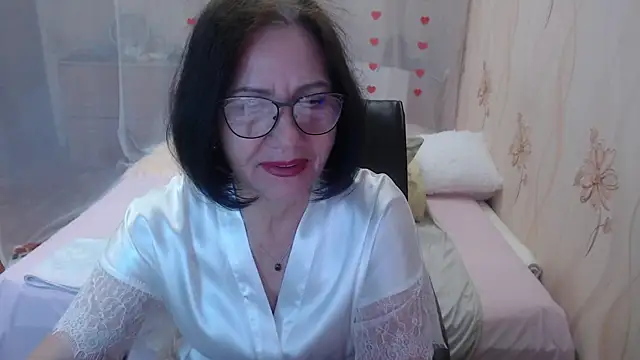 Snapshot of OlgaHottie chatting on 10.11.25 OlgaHottie online show from 10.11.25