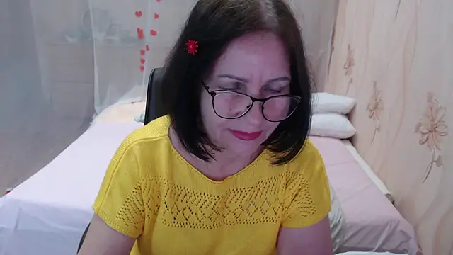 Snapshot of OlgaHottie chatting on 10.12.25 OlgaHottie online show from 10.12.25