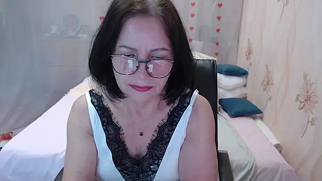 Snapshot of OlgaHottie chatting on 10.16.25 OlgaHottie online show from 10.16.25