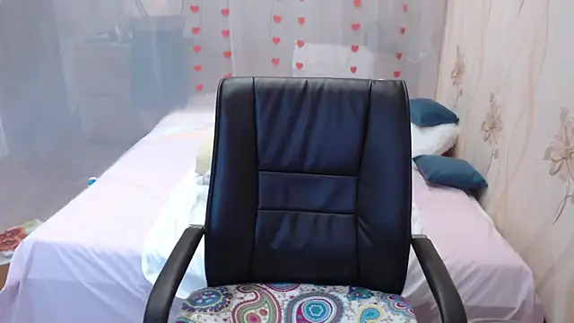 Snapshot of OlgaHottie chatting on 10.20.25 OlgaHottie online show from 10.20.25