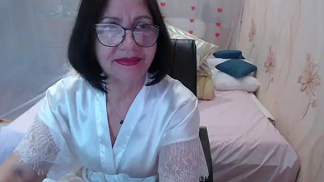 Snapshot of OlgaHottie chatting on 10.23.25 OlgaHottie online show from 10.23.25