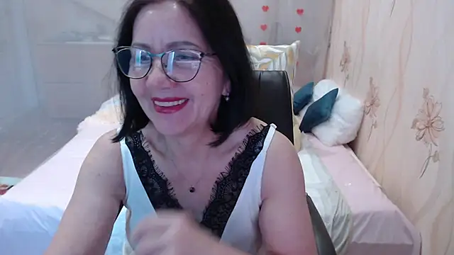 Snapshot of OlgaHottie chatting on 11.13.25 OlgaHottie online show from 11.13.25