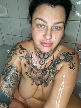 Anna Adrian tatto online show from 12.08.24