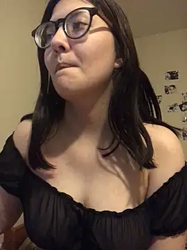 Snapshot of Prudie_Gabriella chatting on 12.15.24 Prudie Gabriella online show from 12.15.24