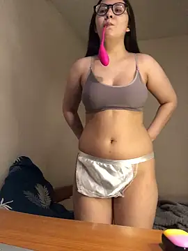 Snapshot of Prudie_Gabriella chatting on 03.11.25 Prudie Gabriella online show from 03.11.25