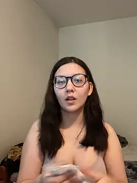 Snapshot of Prudie_Gabriella chatting on 03.19.25 Prudie Gabriella online show from 03.19.25