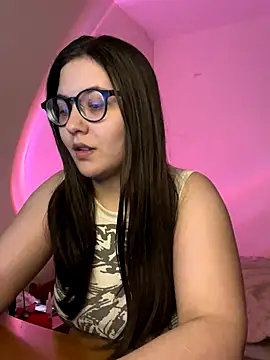 Snapshot of Prudie_Gabriella chatting on 09.19.25 Prudie Gabriella online show from 09.19.25