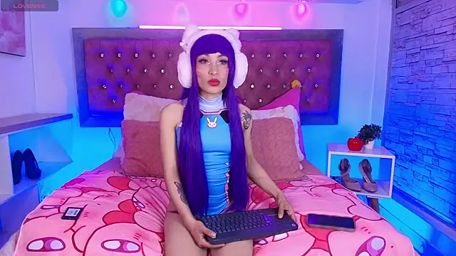 EmmaWilder online show from 11.04.25