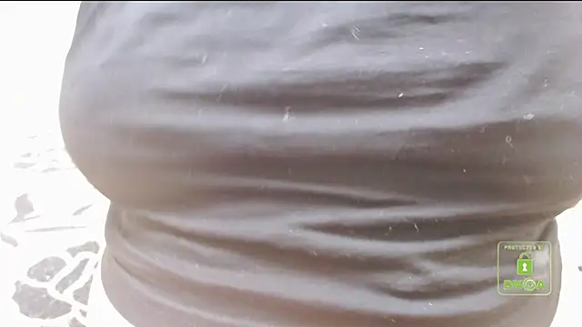 cute and hot online show from 12.28.24