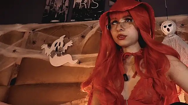 Snapshot of angelinepossy chatting on 10.19.25 angelinepossy online show from 10.19.25