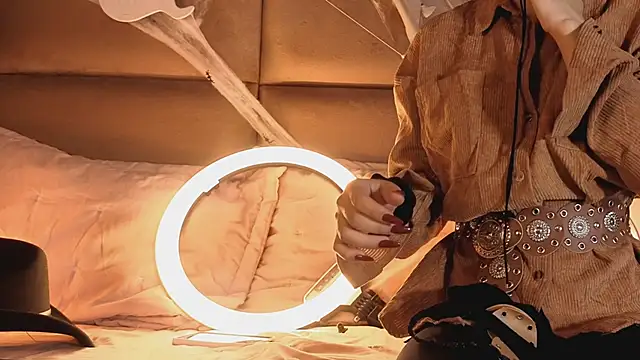 Snapshot of angelinepossy chatting on 10.25.25 angelinepossy online show from 10.25.25