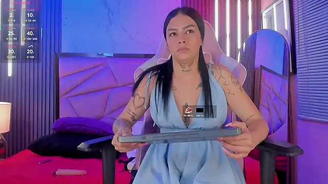 Snapshot of channel_guss chatting on 11.09.25 channel guss online show from 11.09.25