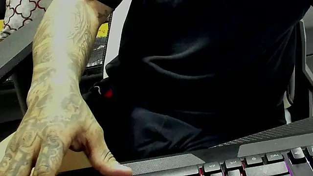 Snapshot of stebankechima chatting on 09.28.25 stebankechima online show from 09.28.25