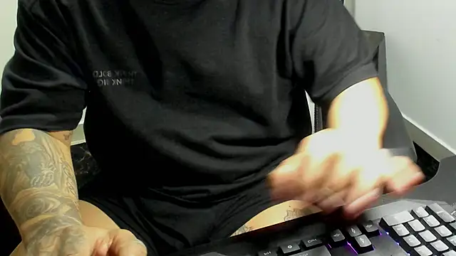 Snapshot of stebankechima chatting on 10.12.25 stebankechima online show from 10.12.25