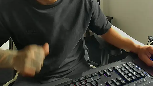 Snapshot of stebankechima chatting on 10.20.25 stebankechima online show from 10.20.25