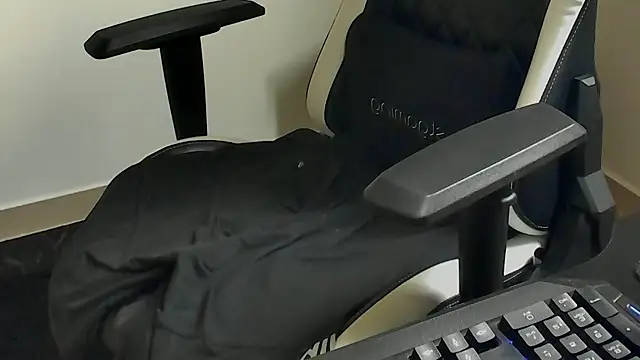 Snapshot of stebankechima chatting on 11.05.25 stebankechima online show from 11.05.25