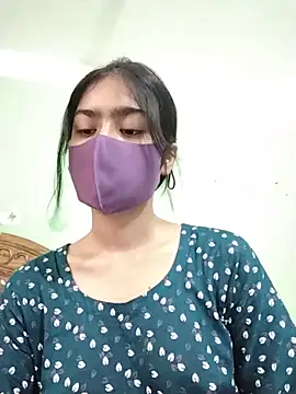 Snapshot of Arisha- chatting on 05.18.26 Arisha- online show from 05.18.26