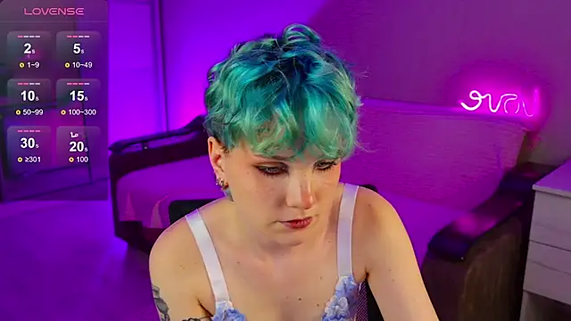 School Love online show from 12.05.24