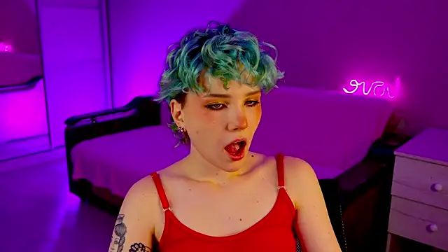 School Love online show from 12.11.24