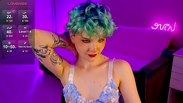 School Love online show from 12.11.24