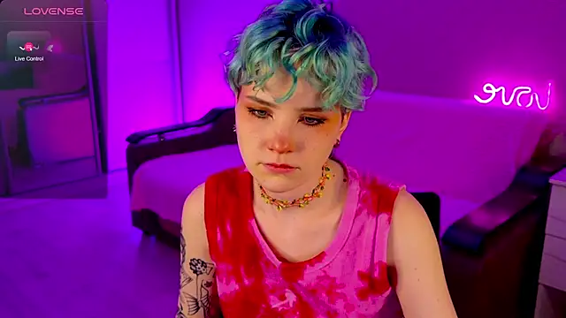 School Love online show from 12.18.24