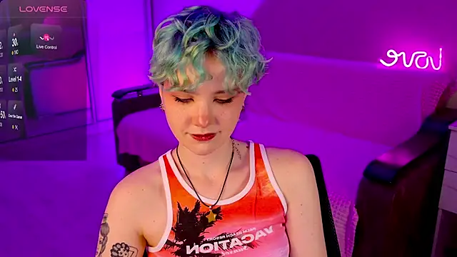 School Love online show from 12.22.24