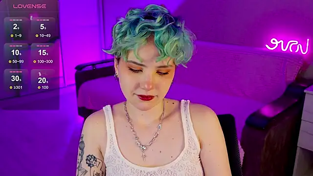 School Love online show from 01.05.25