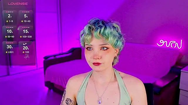 School Love online show from 01.10.25