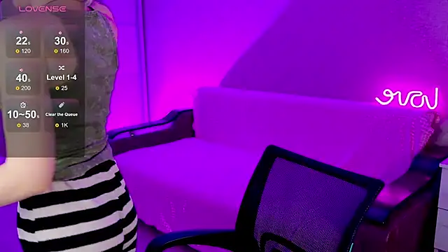 School Love online show from 01.19.25