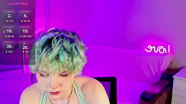 School Love online show from 01.26.25