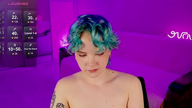 School Love online show from 02.13.25