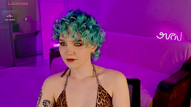 School Love online show from 02.14.25