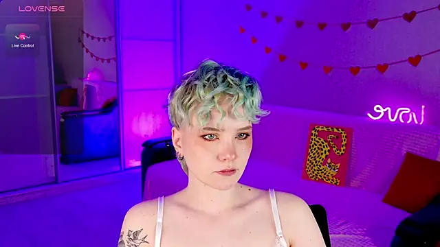 School Love online show from 03.16.25