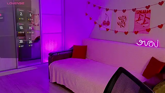 School Love online show from 03.19.25