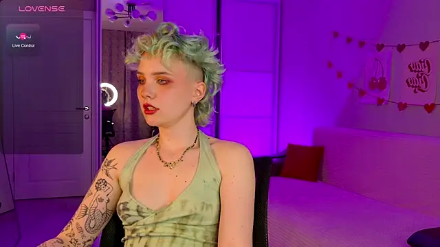 School Love online show from 03.19.25