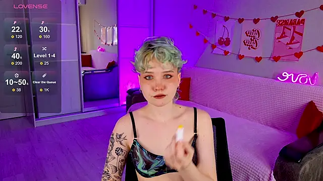 School Love online show from 03.21.25