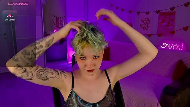 School Love online show from 03.21.25