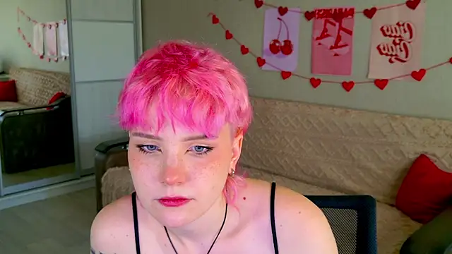 School Love online show from 09.14.25