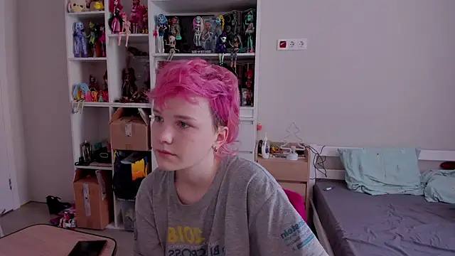 School Love online show from 01.06.26