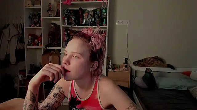 Snapshot of School_Love chatting on 02.16.26 School Love online show from 02.16.26