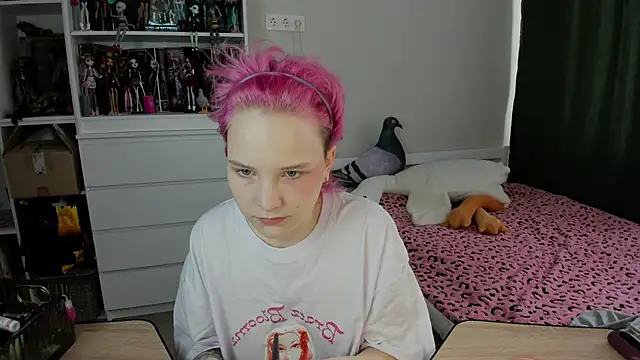 Snapshot of School_Love chatting on 03.01.26 School Love online show from 03.01.26