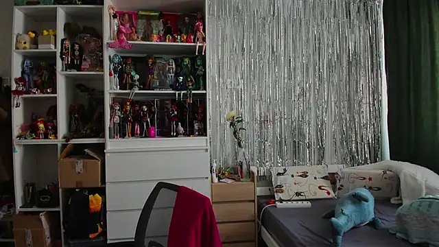 School Love online show from 03.30.26