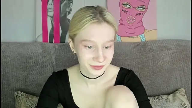 Snapshot of EnigmaSee chatting on 11.09.25 EnigmaSee online show from 11.09.25