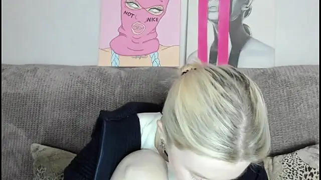 Snapshot of EnigmaSee chatting on 11.14.25 EnigmaSee online show from 11.14.25