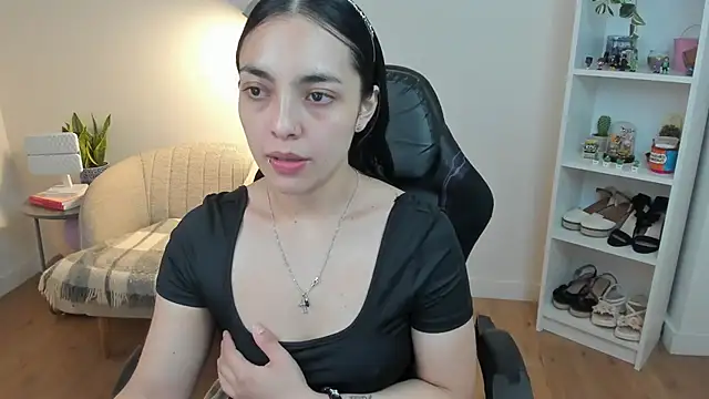  BellaEvans  online show from 04.15.26