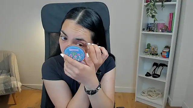  BellaEvans  online show from 06.04.26