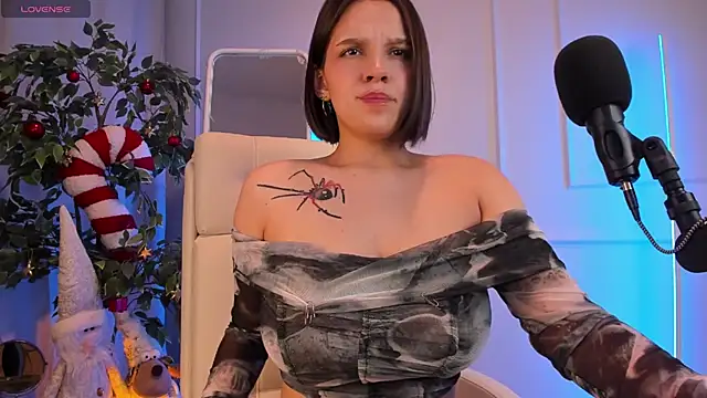 AdalynGlows online show from 12.25.24