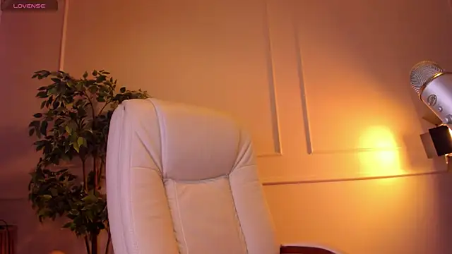 AdalynGlows online show from 03.05.26