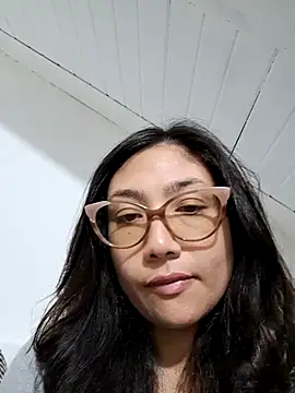 Mia Ruiz online show from 02.05.25