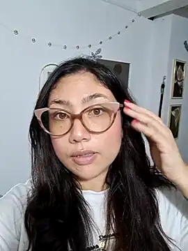 Mia Ruiz online show from 02.21.25